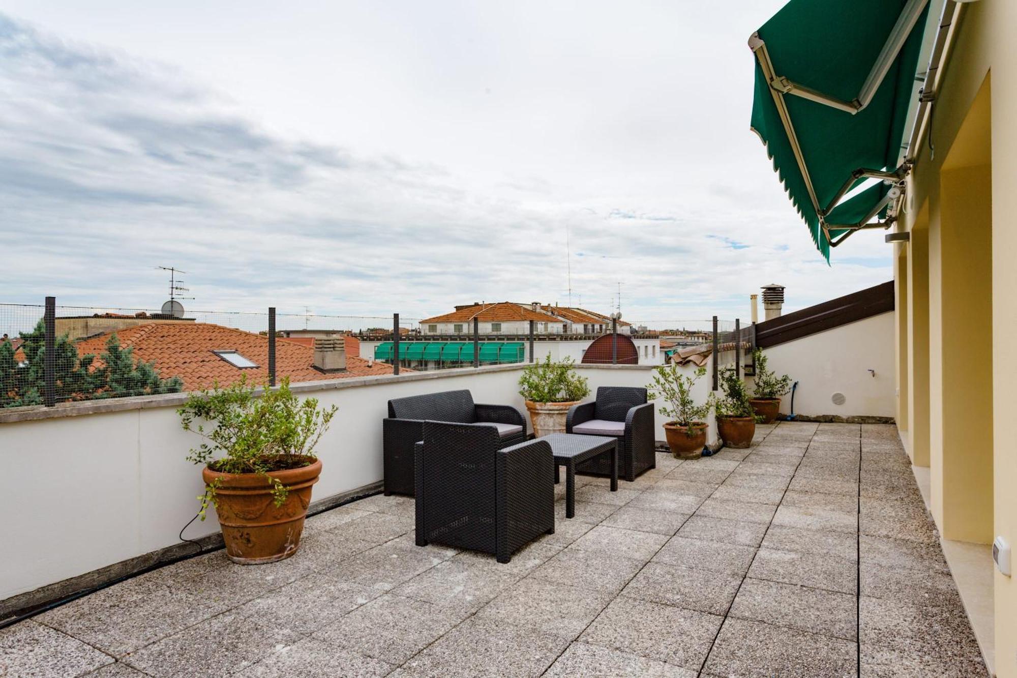 维罗纳Amazing Flat With Big Terrace And Private Car Park公寓 外观 照片