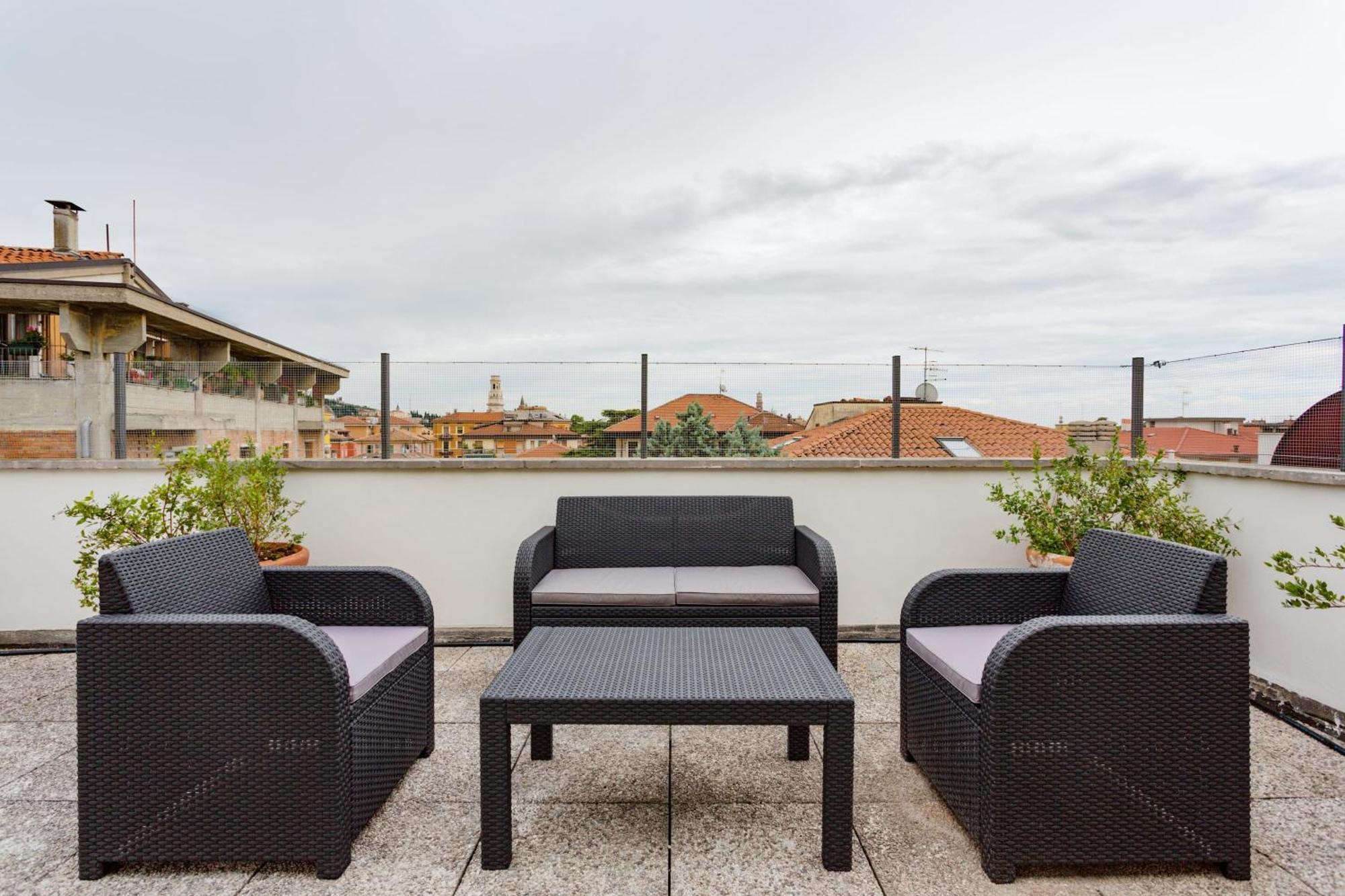 维罗纳Amazing Flat With Big Terrace And Private Car Park公寓 外观 照片